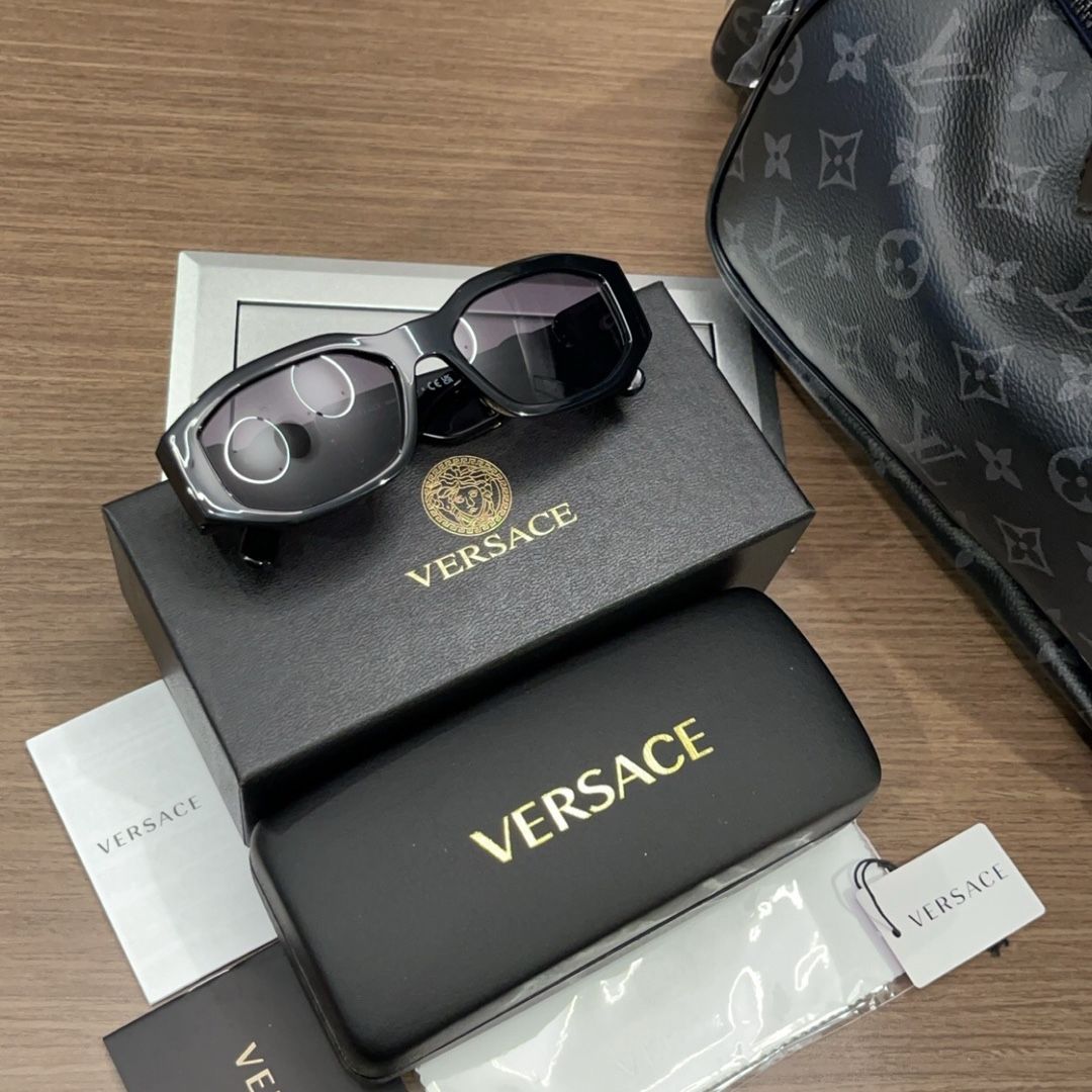 Versace Biggie Medusa Black And Gold Celebrity Sunglasses 