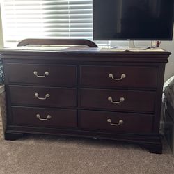 Dresser W/mirror 