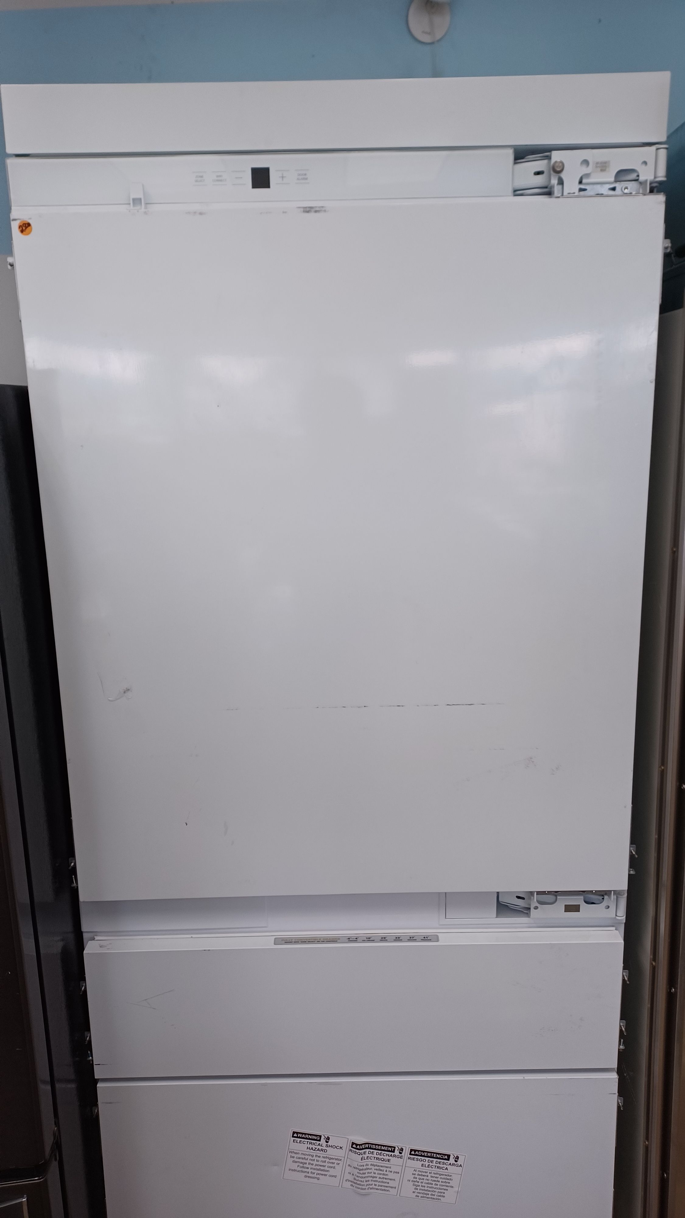 Monogram White Professional series Double freezer Refrigerator
