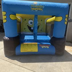 Professional Quality Sponge Bob Bounce House