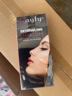 Curved Handle Detangler