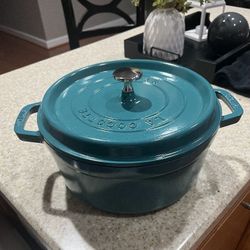 Staub 4qt Cocotte New!