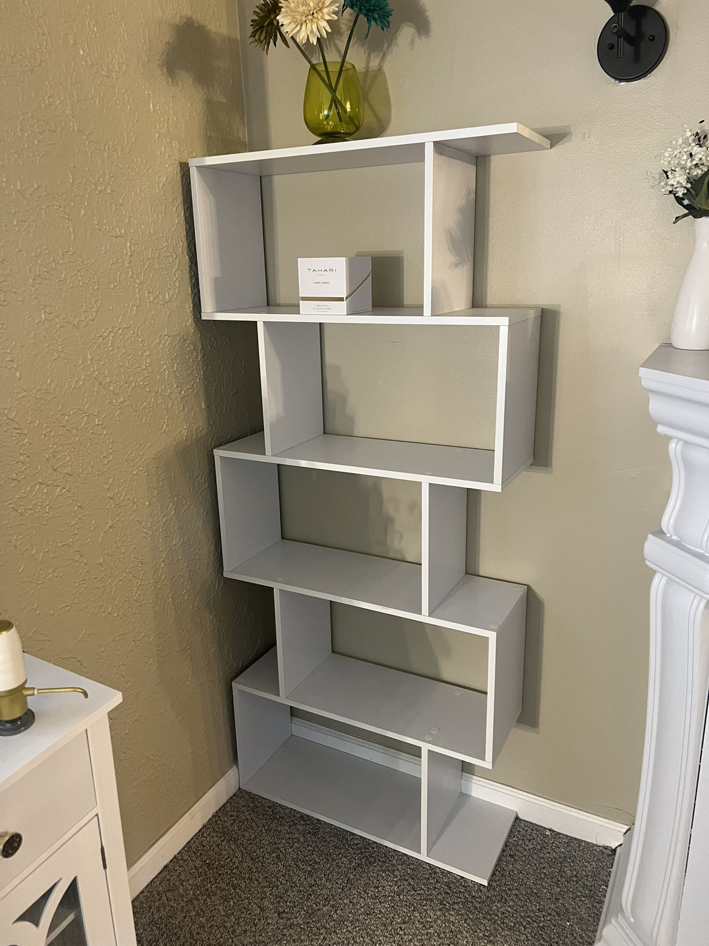 Open Geometric Modern Book Shelves/Display Shelves