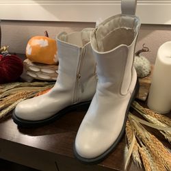 Off white chelsea boots