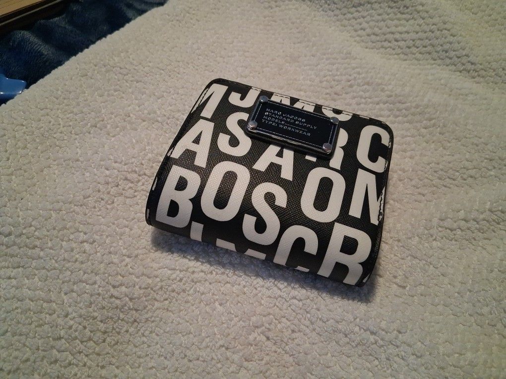 Black&white Marc Jacob's Jumbled Logo Or Standard Supply Type Workwear Mini Compact Bifold Women's Wallet