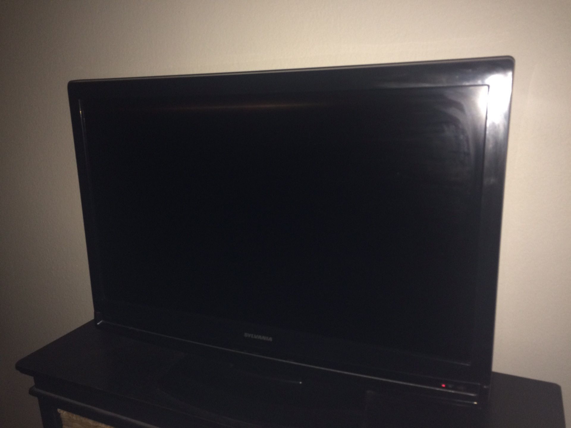 Sylvania 32” Flatscreen