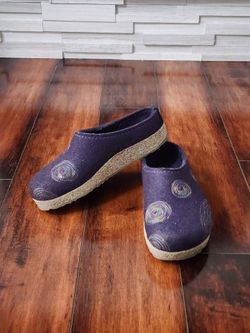 Haflinger Purple Wool Felt Clogs | US 6 | EU 37