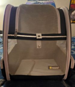 Pet backpack carrier