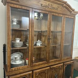 Hutch/China cabinet