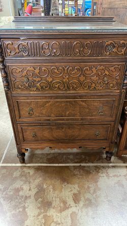 4 Pc 1930’s Carved Walnut Bedroom Set 
