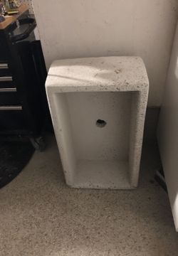 Farmhouse sink from concrete