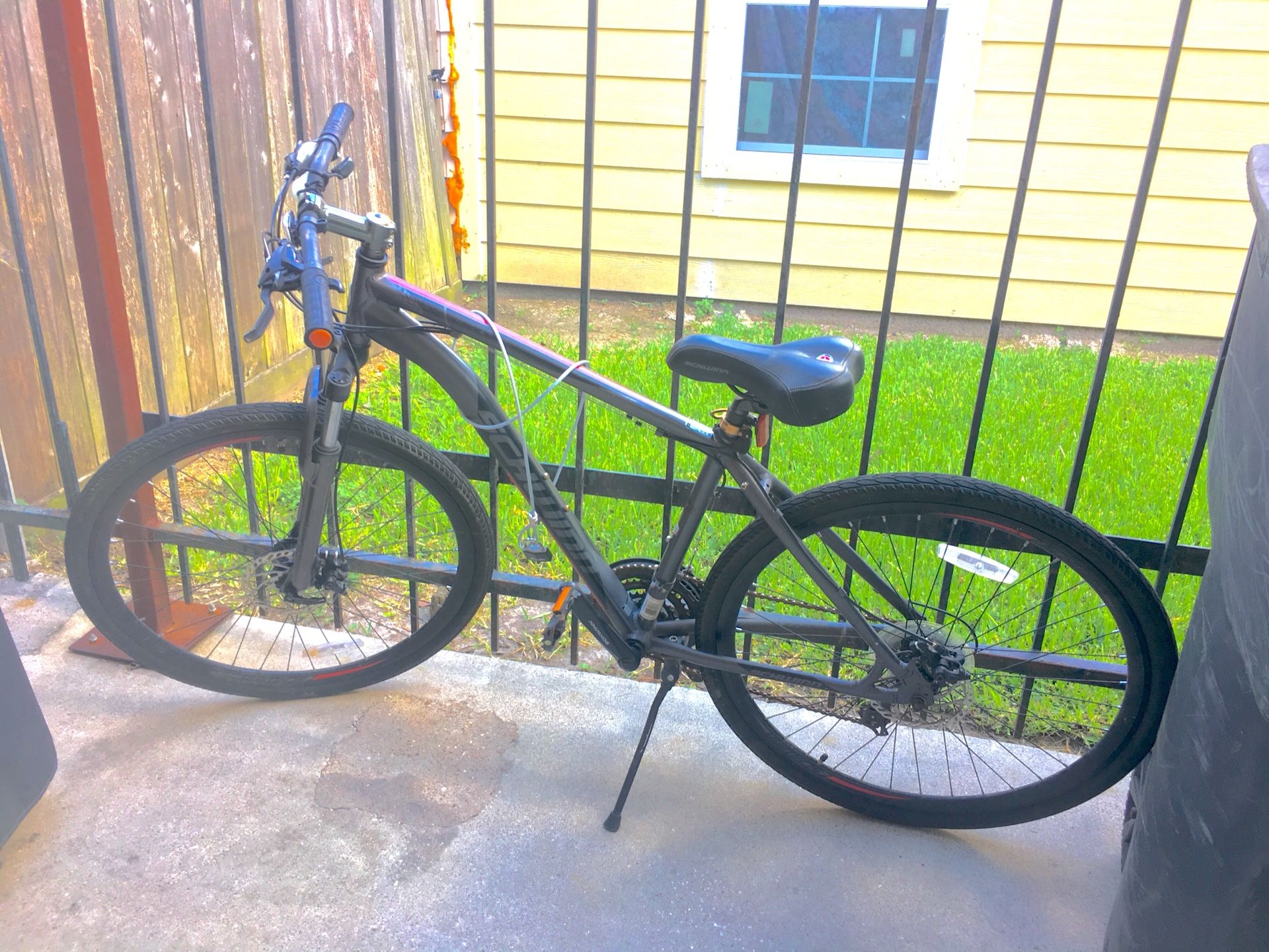 2 Mountain Bikes Mongoose Schwinn