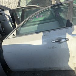 2014 Nissan Altima Left Front Door white color $150