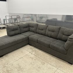 FREE DELIVERY 🚚 gray Sectional 