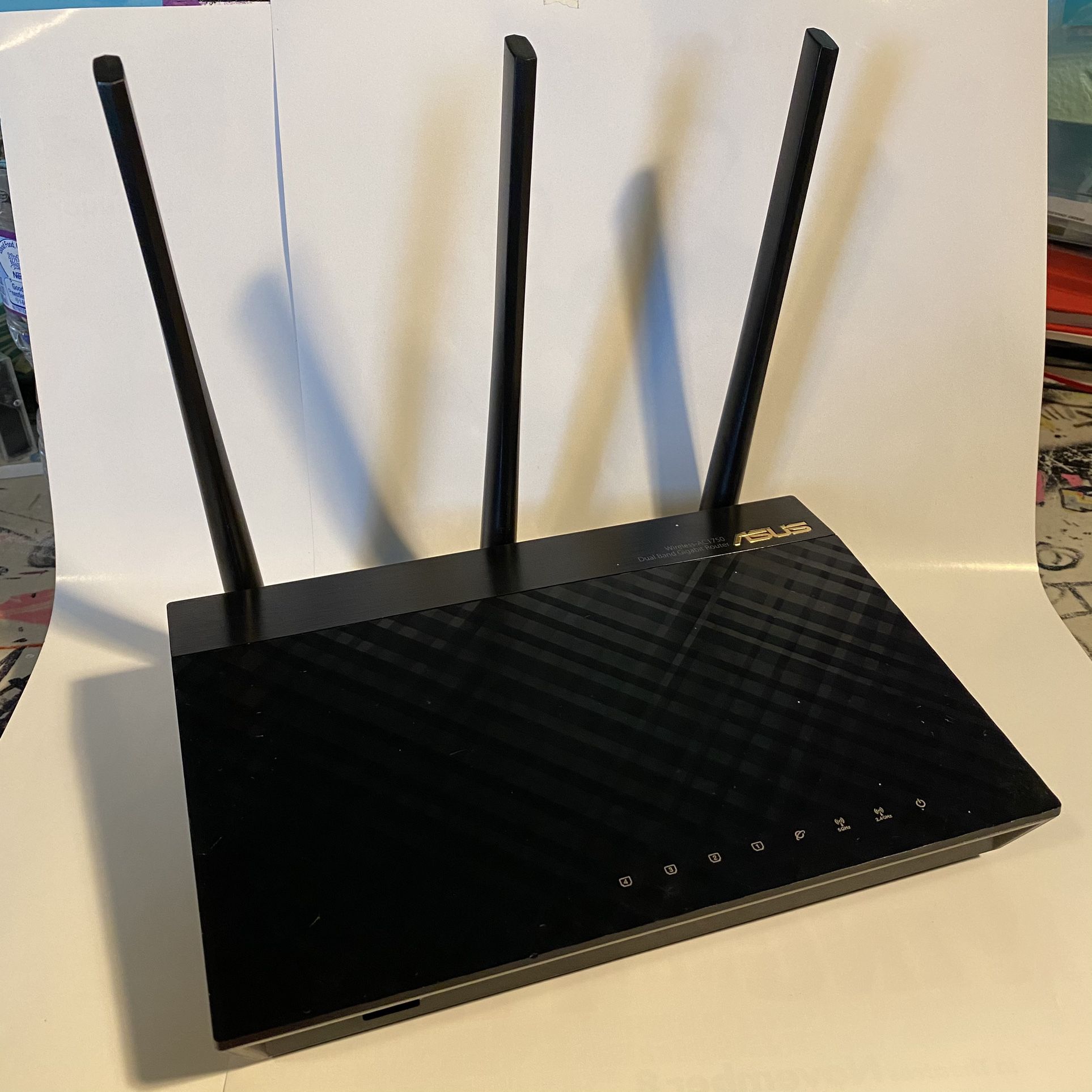 ASUS Dual-Band WiFi Router RT-AC66U AC1750