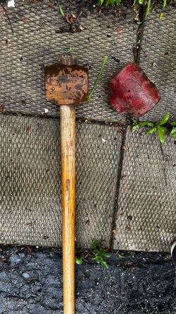 Concrete stake maul