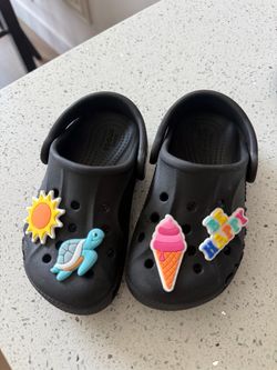 Toddler crocs 8C