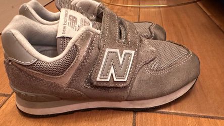 New balance boys snickers. size 11,5