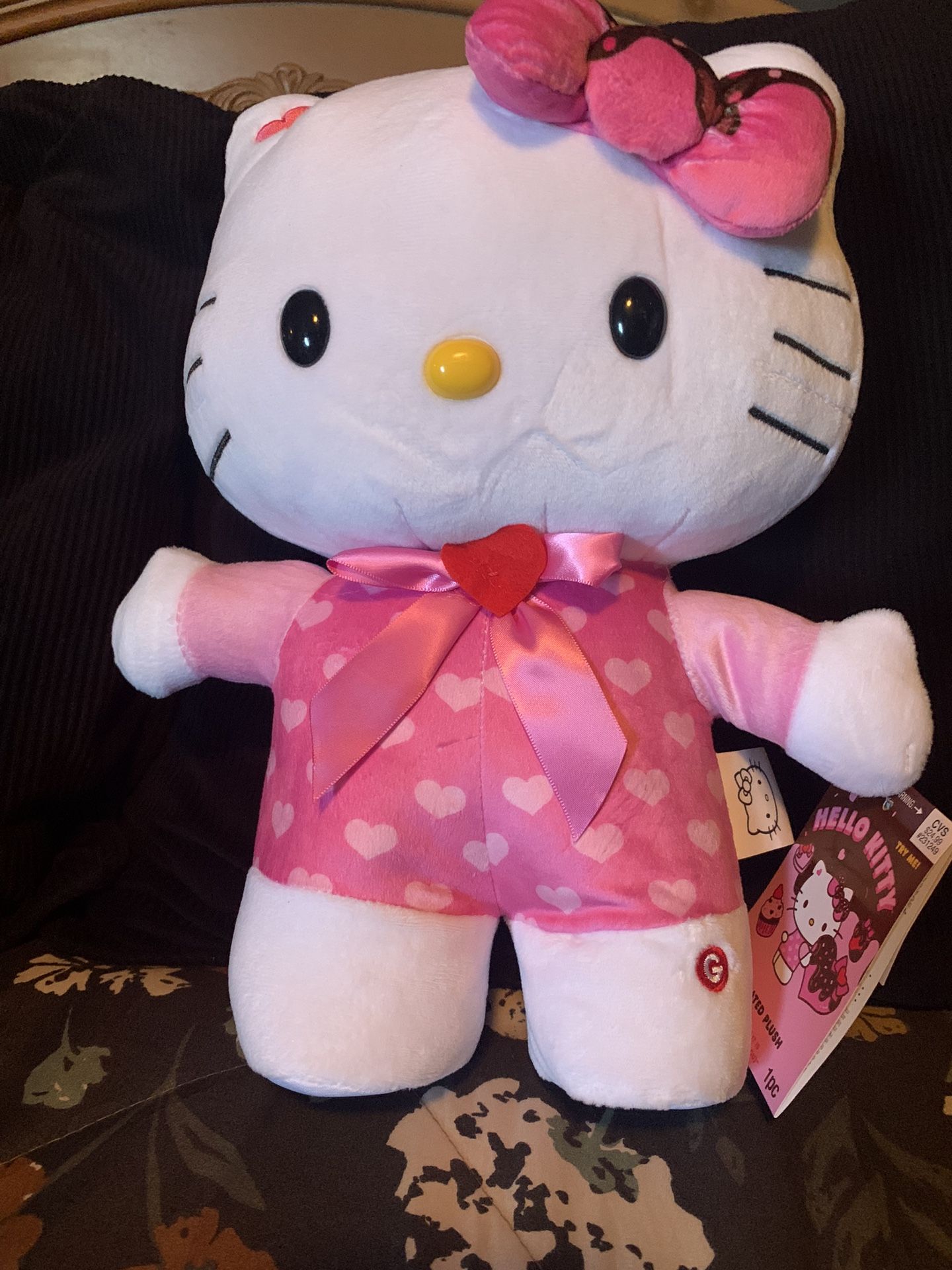 Hello Kitty Happy Shuffle, Pink Hearts 💕 Greeter