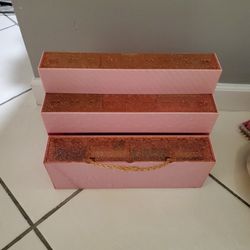 LOL DOLL ACCESSORIES STORAGE  CASE AND STAND