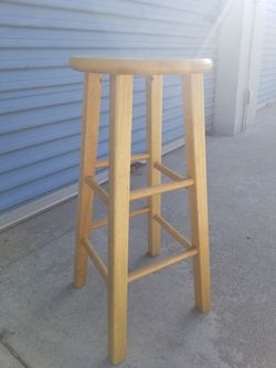 4 wood bar stools