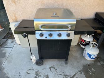 Charbroil 4 burner grill with side stove