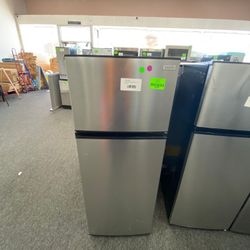 Vissani MDFF7SS 7.1 cu. ft. Top Freezer Refrigerator