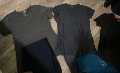 Women’s scrubs 