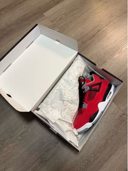 Air Jordan Retro 4 Toro Bravo Size 9.5
