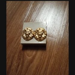 Avon Lion Head Pierced Earrings