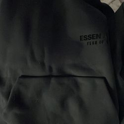 men’s essential hoodie