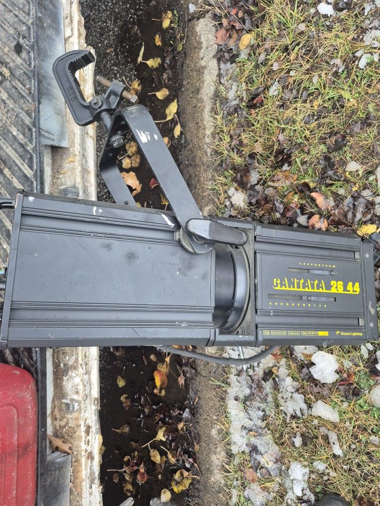 (4) Strand Cantata 26–44 Zoom Stage Lights – Professional Theater Fixtures