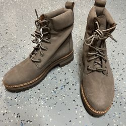 NEW Timberland Boots