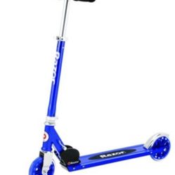 RAZOR A125 Kick Scooter  Kids  Lightweight Foldable Aluminum Frame Adjustable