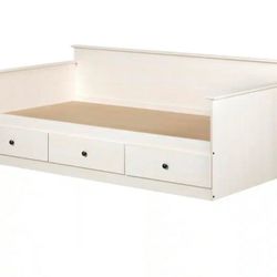 White Queen Size Daybed