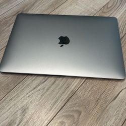 M1 MacBook Air 16gb 13 Inch