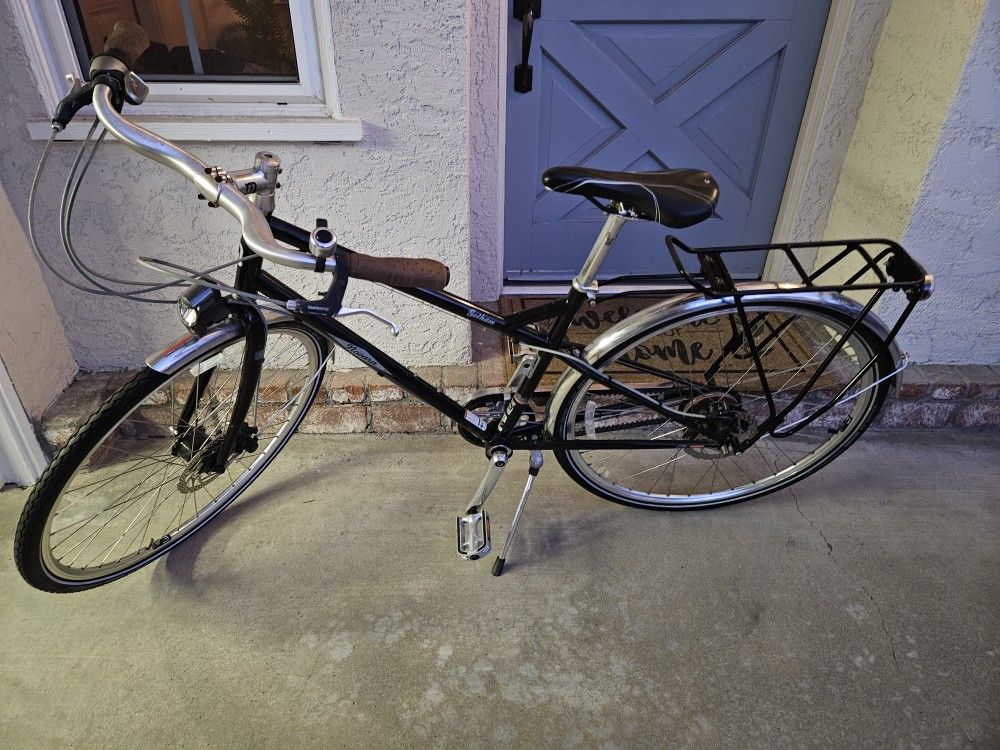 Novara Gotham Belt Drive Bike