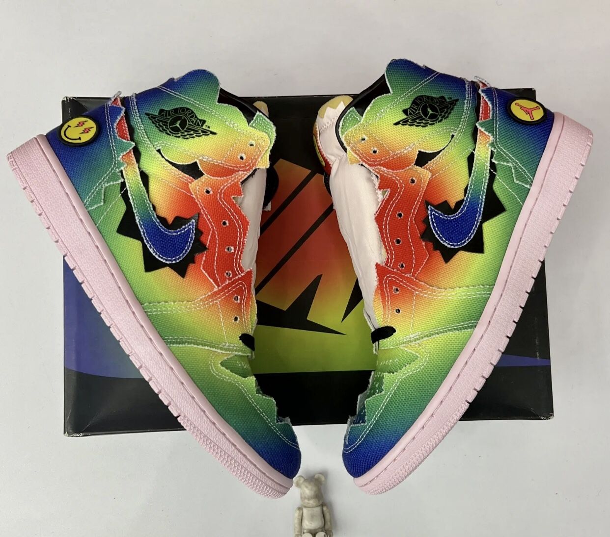 Nike Air Jordan Retro High OG J Balvin Size 10 DC3481 900 100