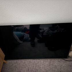 50 Inch LG Smart TV & mount 