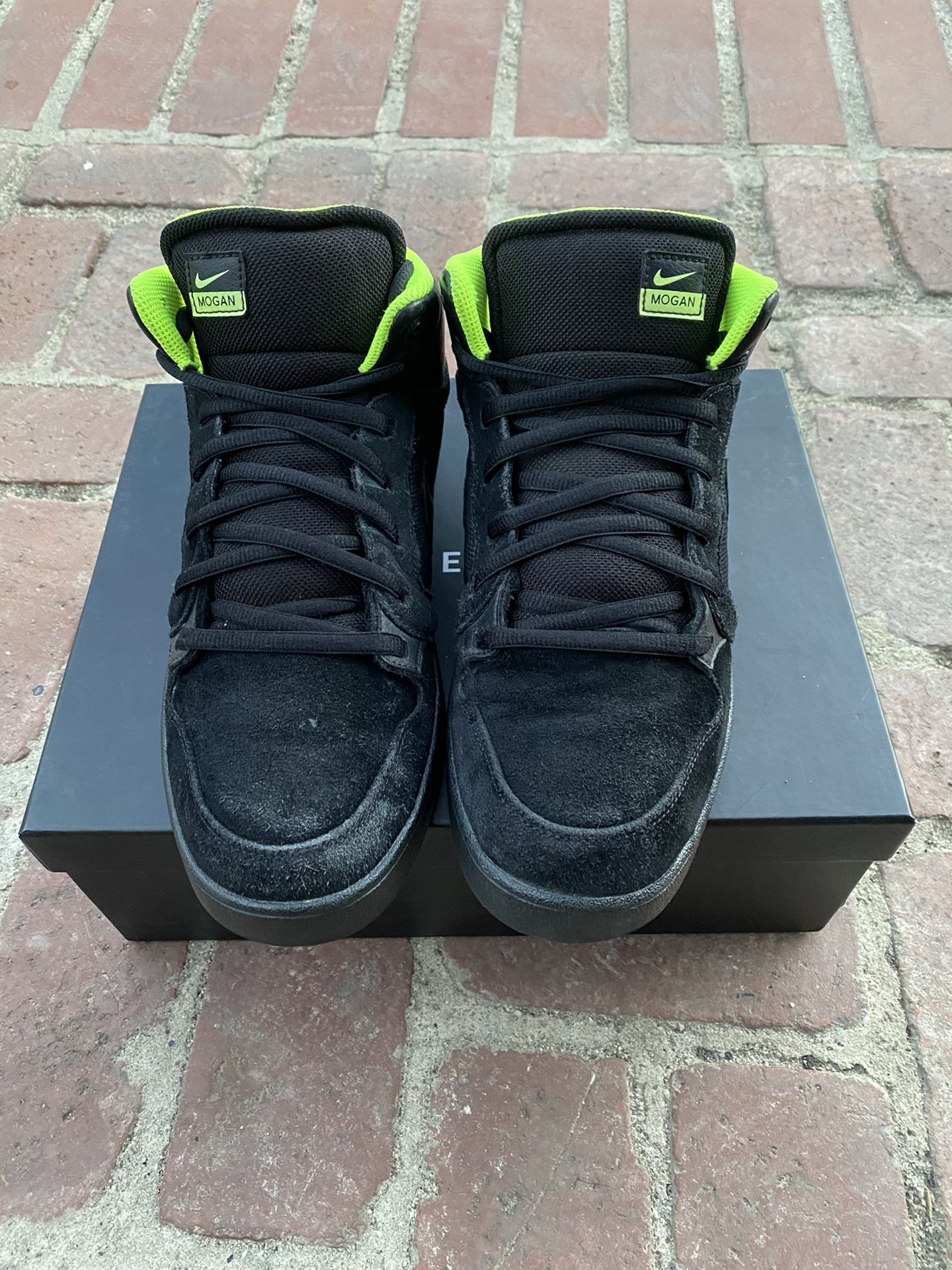 NIKE MOGAN | MID 3 | BLACK VOLT | SNEAKERS |