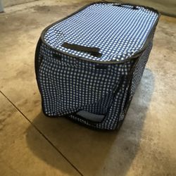 Pop up cat carrier