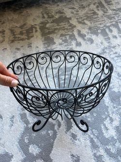 Black Wrought Iron Decorative Fruit Basket