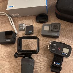 GoPro Hero 5 + Accessories
