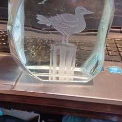 R M Yates 1977 Art Glass Sculpture 5x5x3  $70obo 
RM YATES ART AQUAGLASS ETCHED PAPERWEIGHT BOOKEND VINTAGE SEAGULL  ice block  1977  