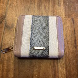 Women’s like new wallet