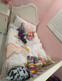 Full size pottery barn bed with mattress