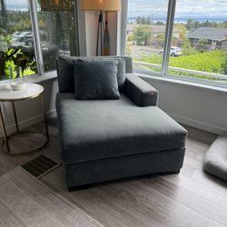 Chase Lounge chair