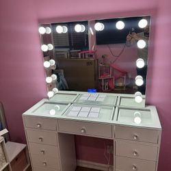 Makeup Vainty With Bluetooth And Glass Top