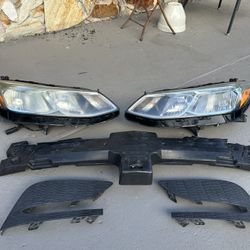 2017-2019 Chevy Cruz Head Lights 