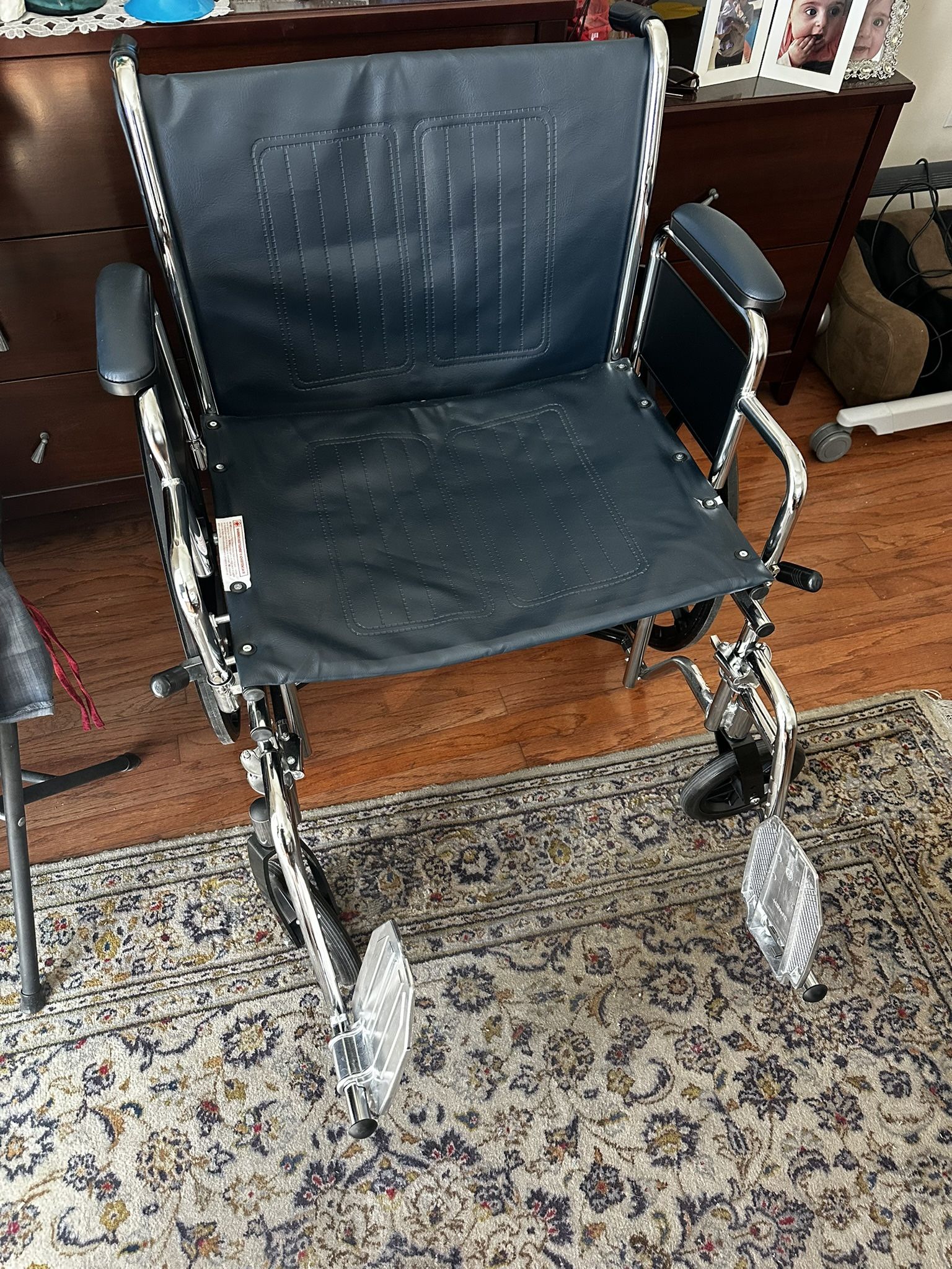 Medline Excel Extra-Wide Bariatric Wheelchair For Adults and Seniors with 24" Wide Seat, Supports up to 500 lbs